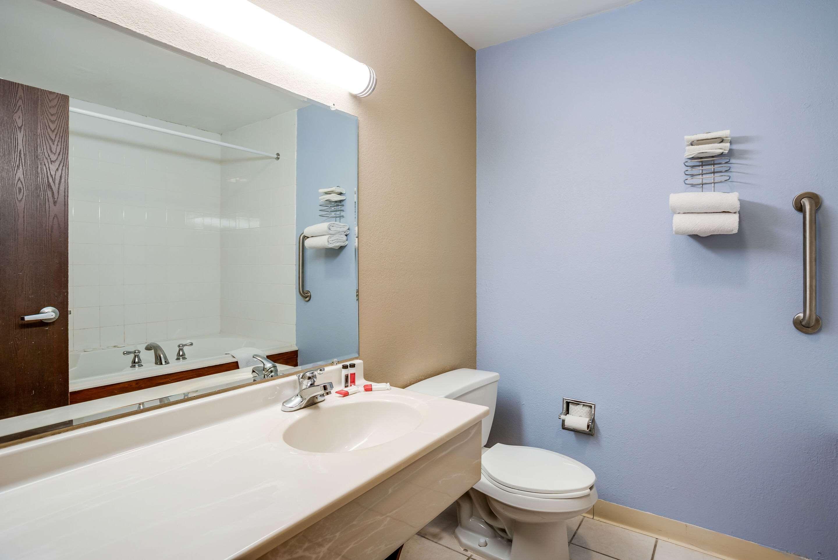 Quality Inn Calvert City - Paducah East Екстер'єр фото