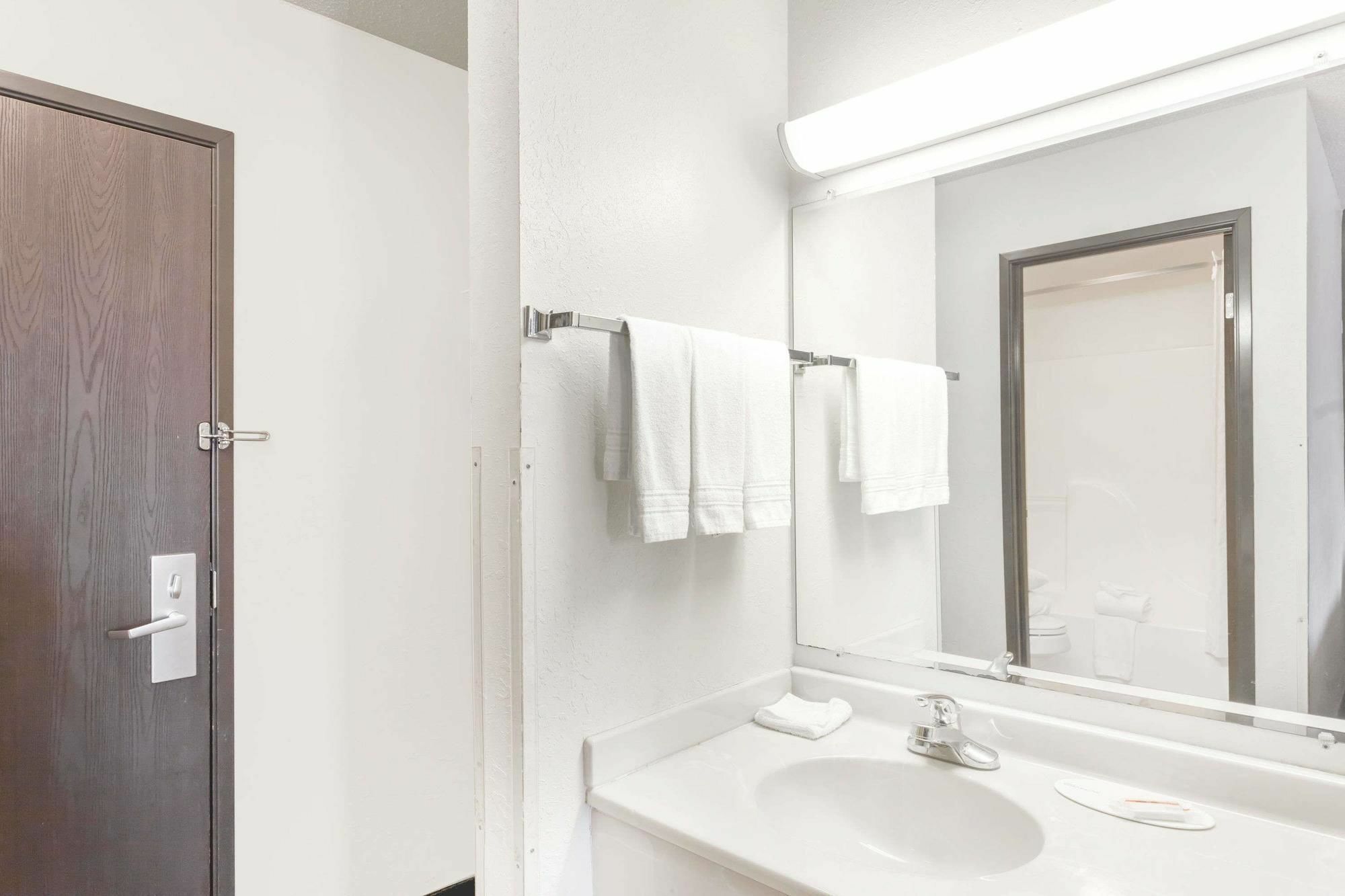 Quality Inn Calvert City - Paducah East Екстер'єр фото